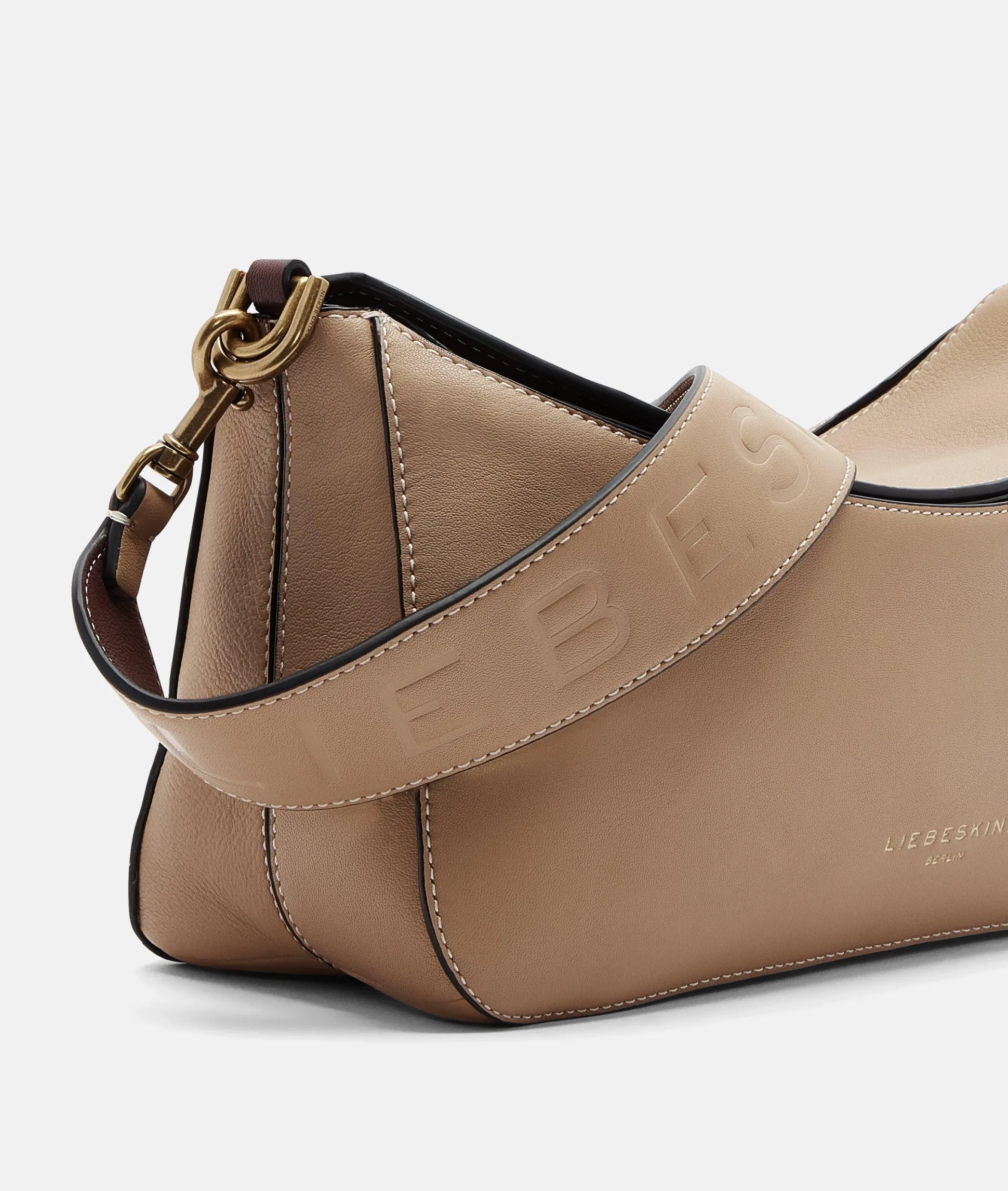 Alessa Hobo M