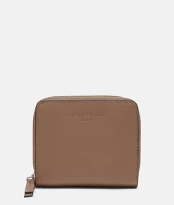 Sabia M